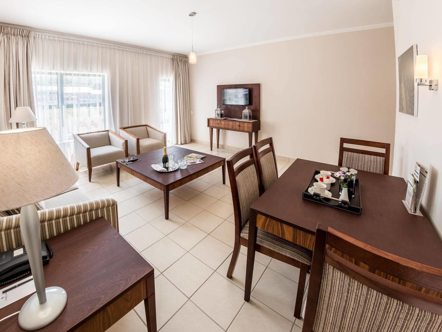 City Lodge Hotel Eastgate Johannesburg Exterior photo